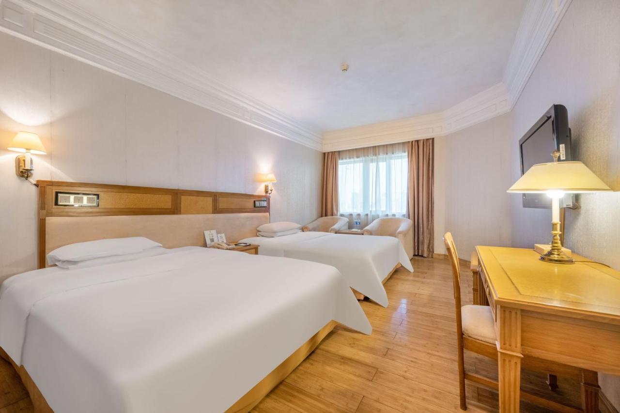 Hotel Silverland Dongguan  Exterior photo