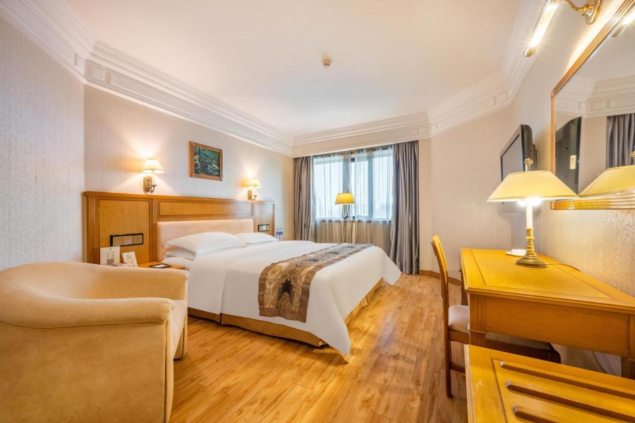 Hotel Silverland Dongguan  Exterior photo