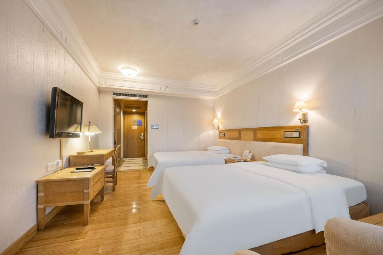 Hotel Silverland Dongguan  Exterior photo
