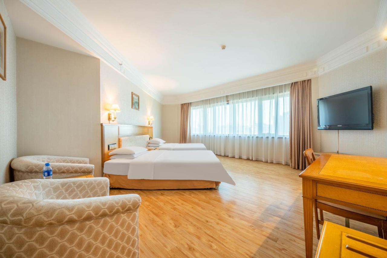 Hotel Silverland Dongguan  Exterior photo