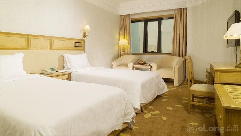 Hotel Silverland Dongguan  Exterior photo