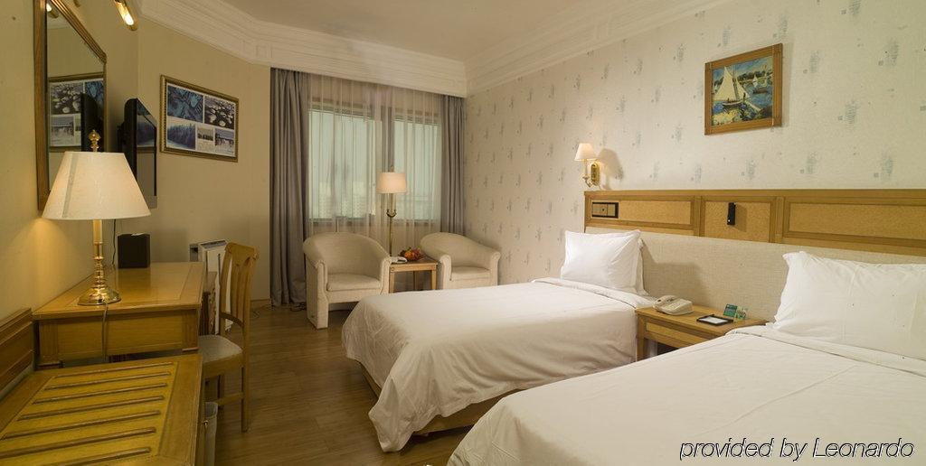 Hotel Silverland Dongguan  Exterior photo